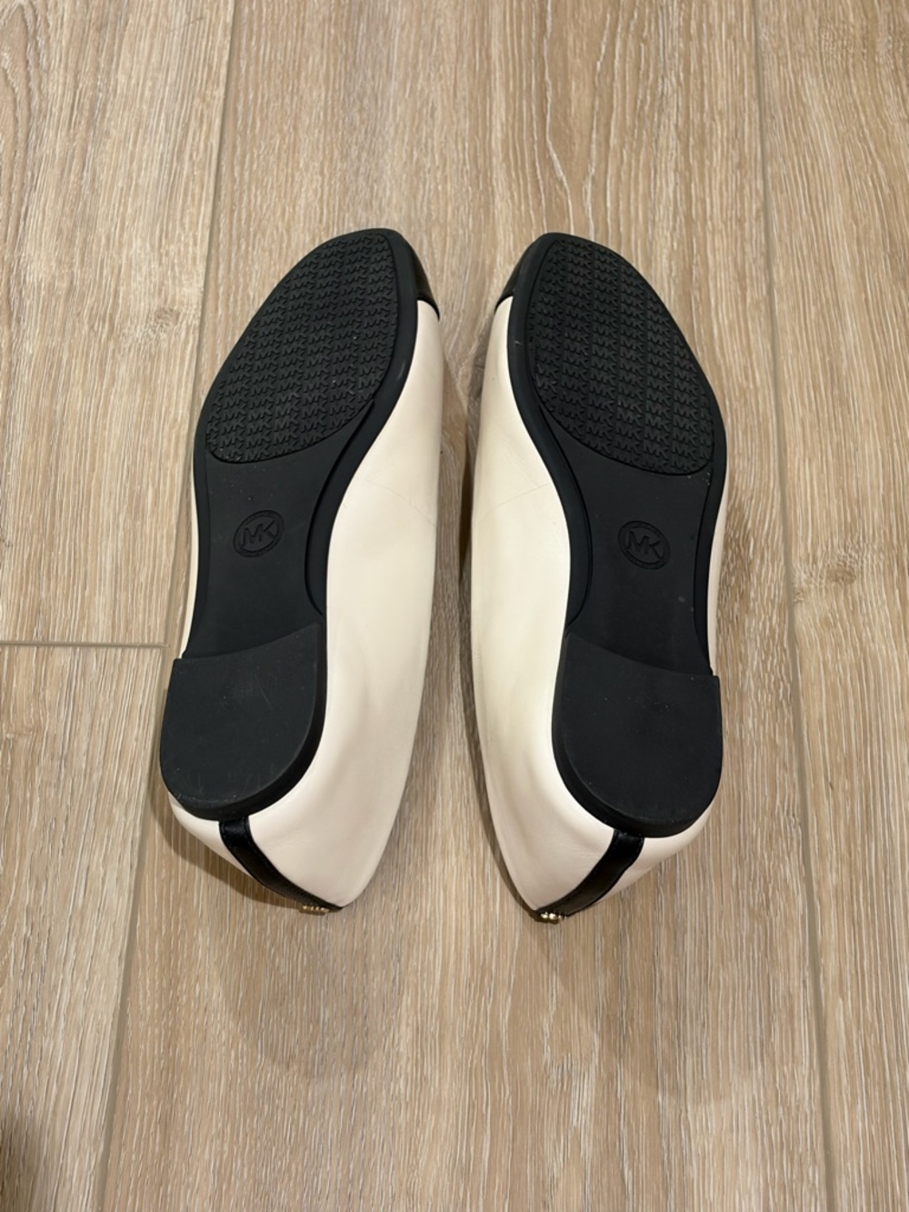 NEVER WORN - Michael Kors Cream and Black Leather Ballet Flats - Size 10 - Picture 9 of 9